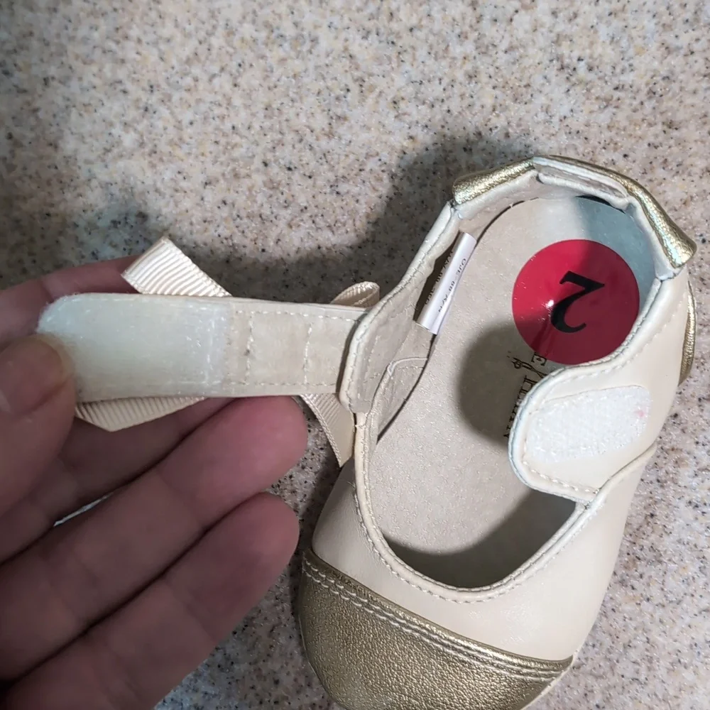 Cole Haan Baby Shoes, Mini Cap Bow, Cream And Gold, Size 2, New